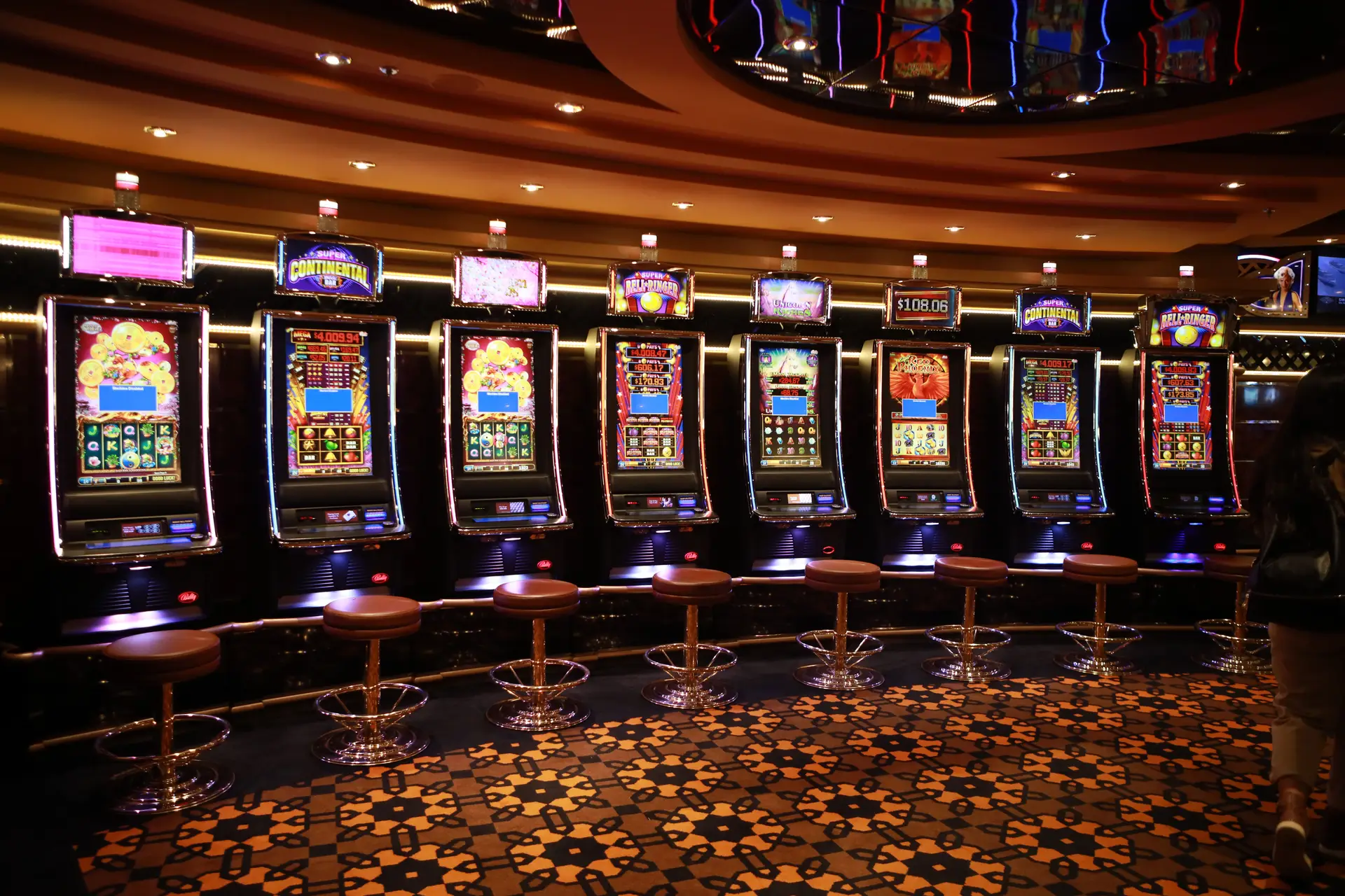 Slot Floor